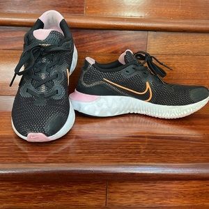 Nike Women’s Renew running shoe. Size 7.5